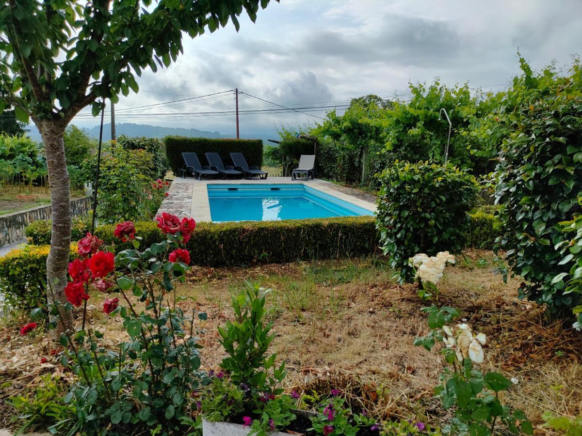 Villa Con Piscina En Panton Ribeira Sacra Galicia Ideal Para Familias Ngoại thất bức ảnh
